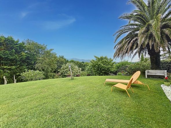 Vente Maison Ascain 7 Pièces 237 m²