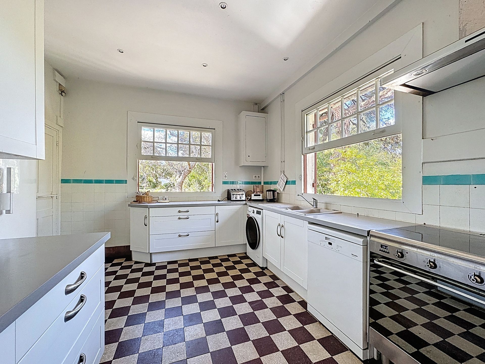 house 13 Rooms for sale on SOORTS HOSSEGOR (40150)