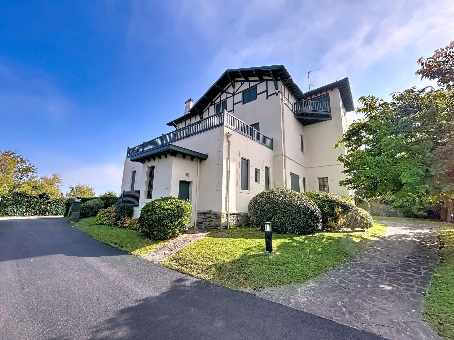 apartment 4 Rooms for sale on BIARRITZ (64200)