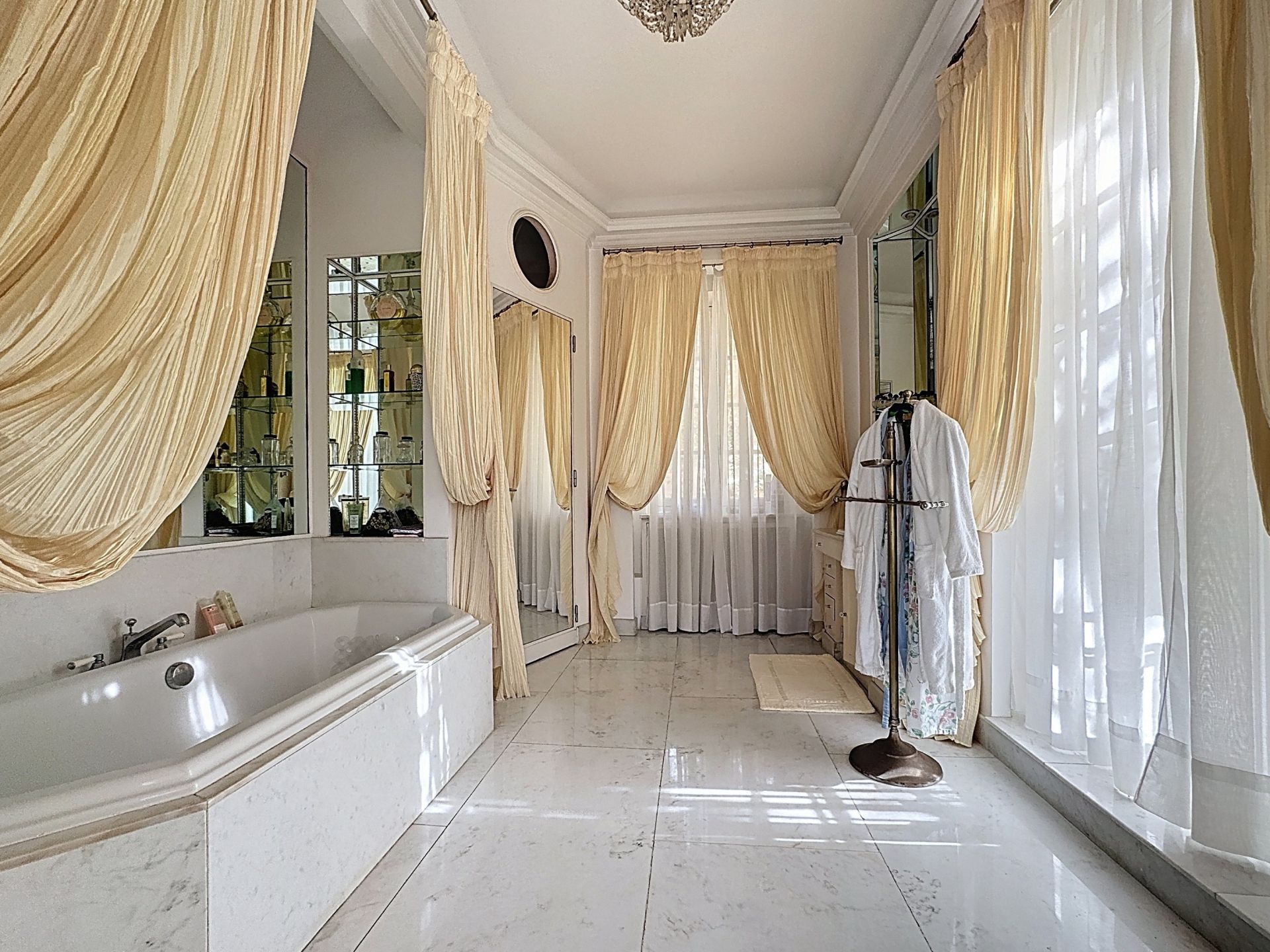 apartment 6 Rooms for sale on BIARRITZ (64200)