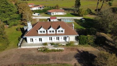 propriété 16 Pièces en vente sur GARROSSE (40110)