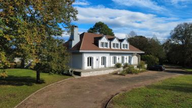 propriété 16 Pièces en vente sur GARROSSE (40110)