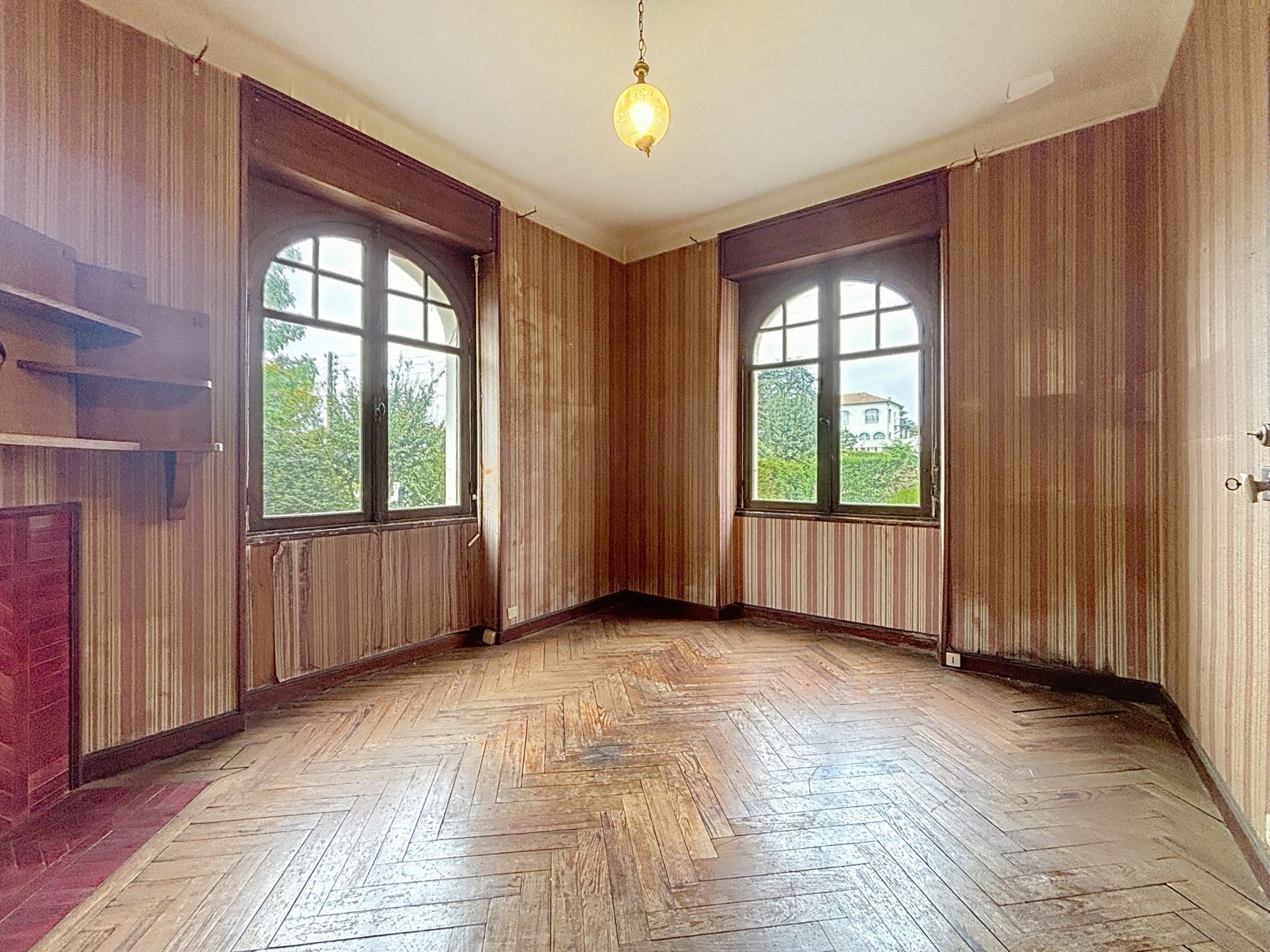 house 10 Rooms for sale on BAYONNE (64100)