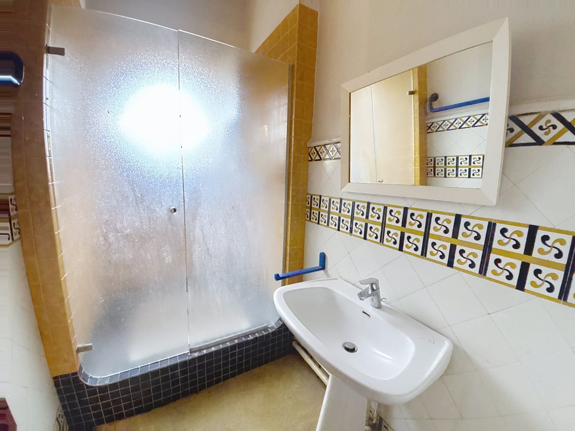 house 10 Rooms for sale on BAYONNE (64100)