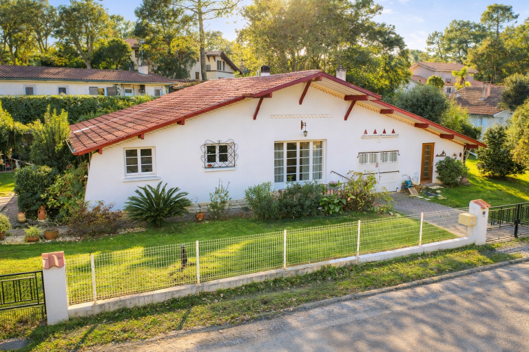 house 6 Rooms for sale on SEIGNOSSE (40510)