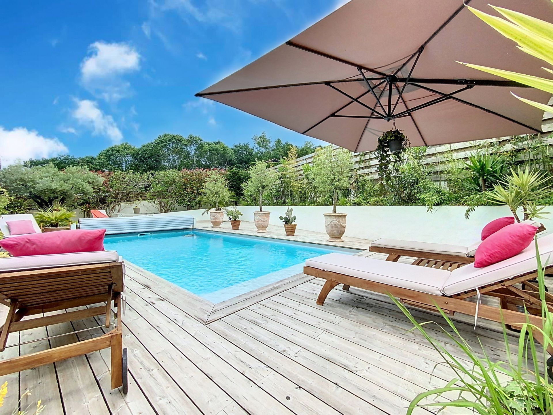 house 6 Rooms for sale on ASCAIN (64310)