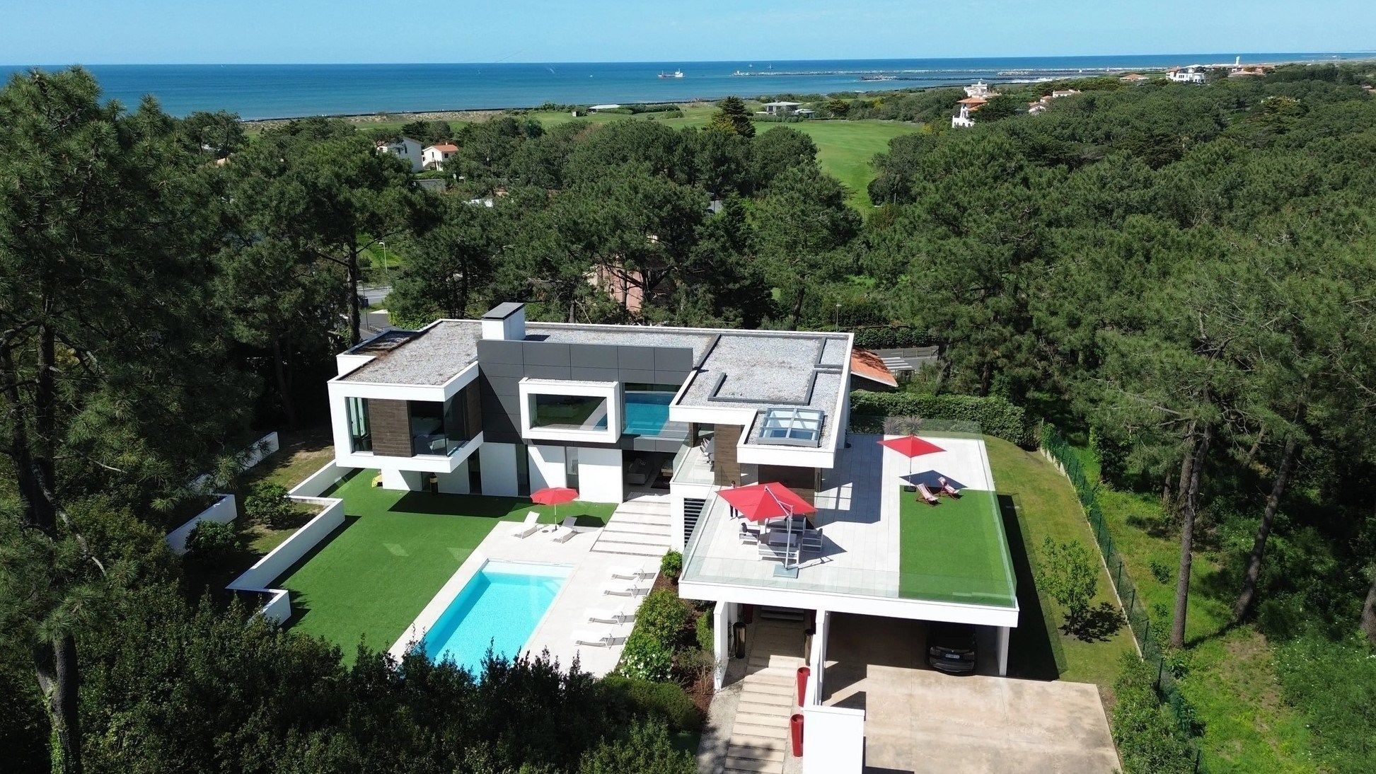 house 9 Rooms for sale on BIARRITZ (64200)