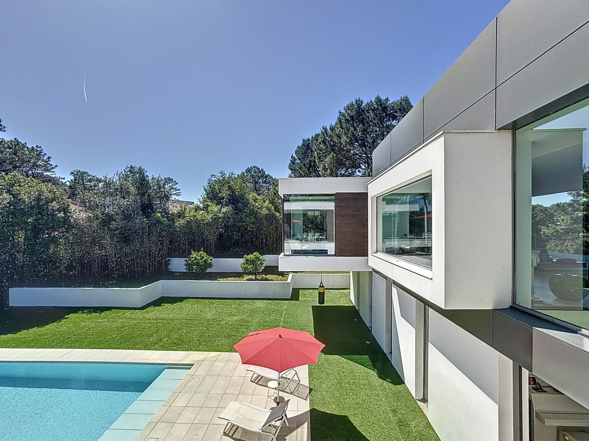 house 9 Rooms for sale on BIARRITZ (64200)