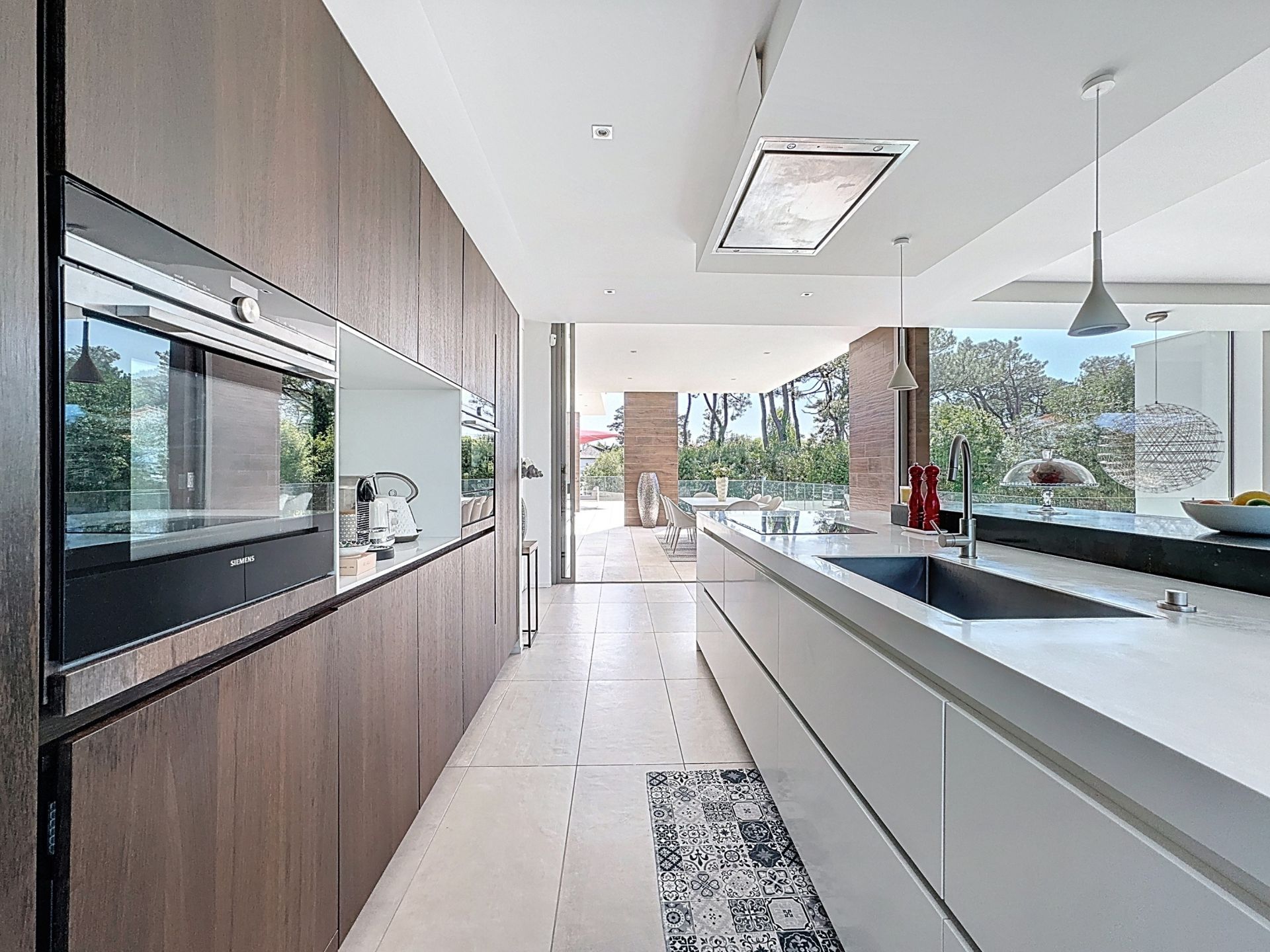 house 9 Rooms for sale on BIARRITZ (64200)