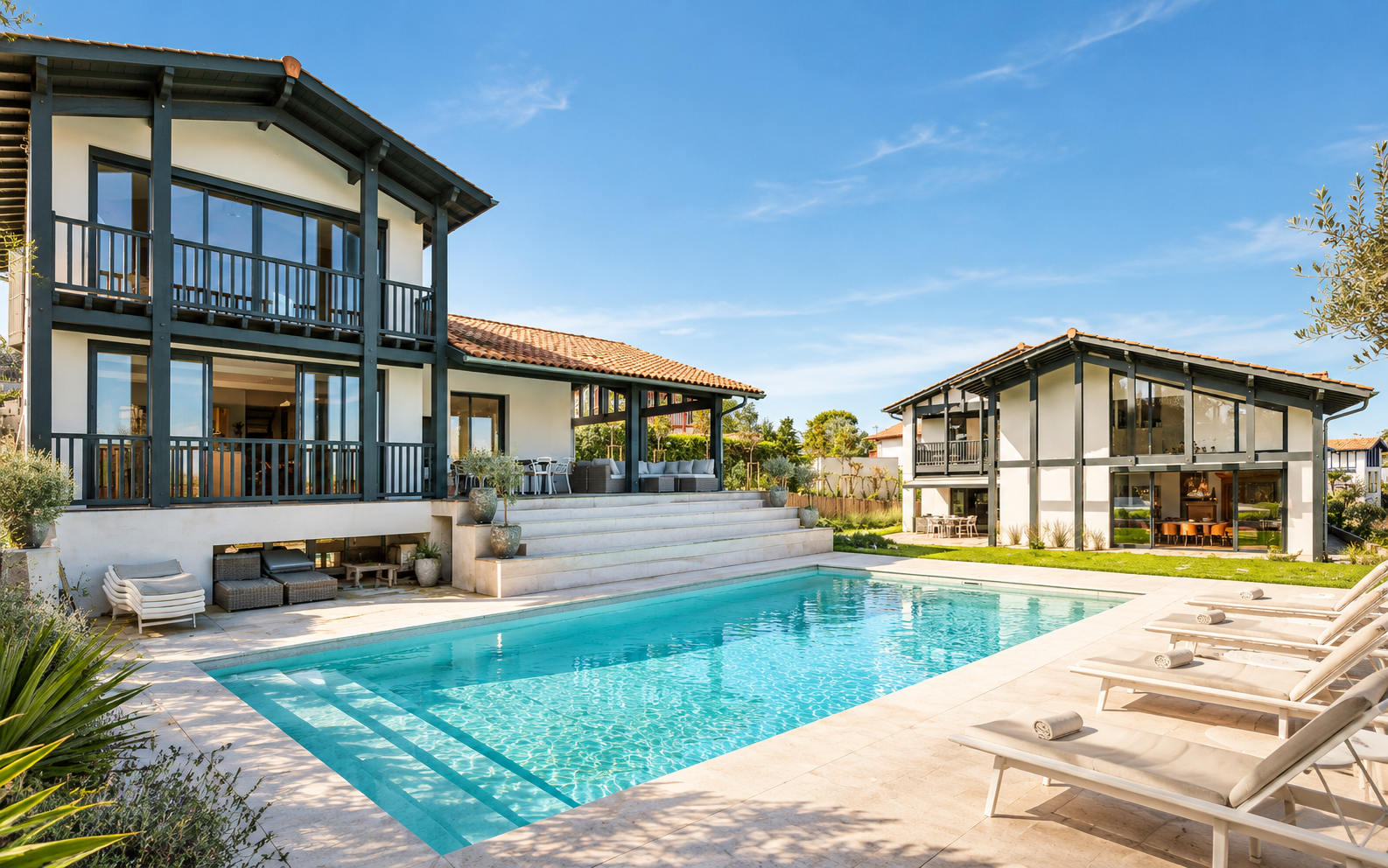 house 11 Rooms for sale on ST JEAN DE LUZ (64500)