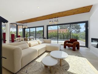 house 6 Rooms for sale on ANGLET (64600)