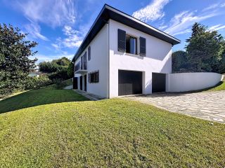 house 7 Rooms for sale on ANGLET (64600)