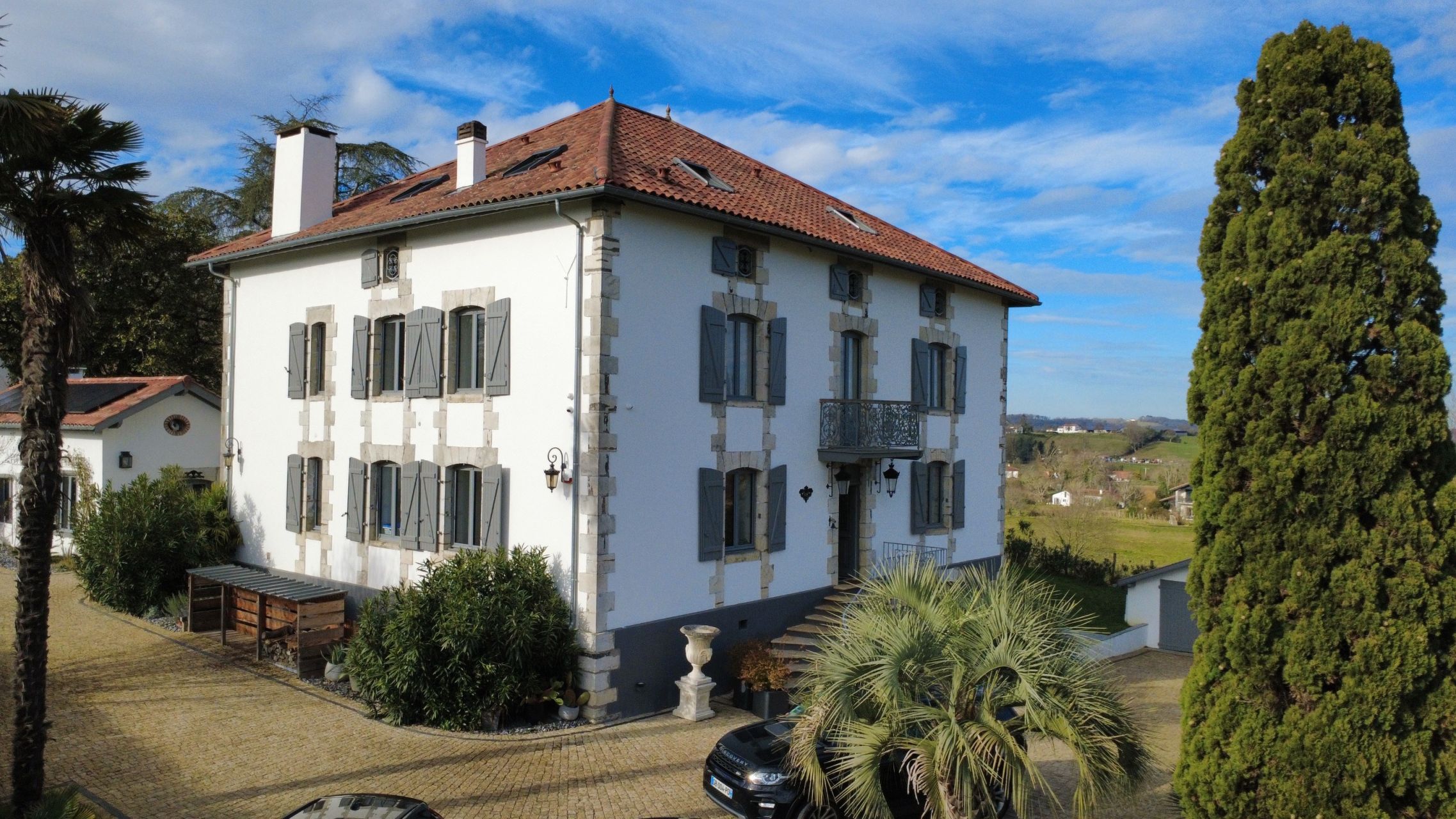 house 11 Rooms for sale on GUICHE (64520)