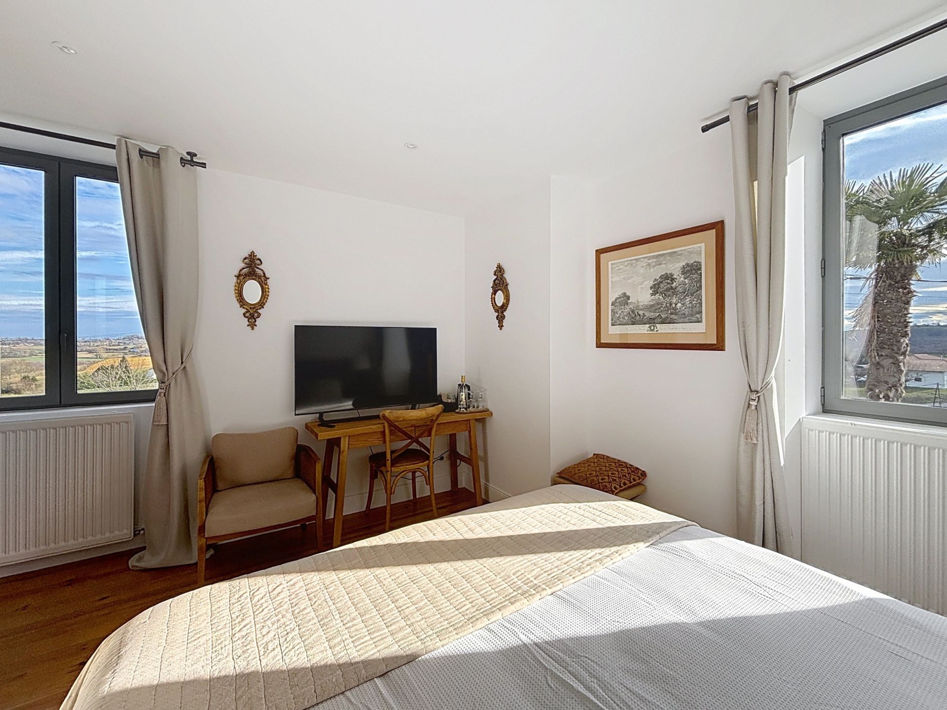 house 11 Rooms for sale on GUICHE (64520)