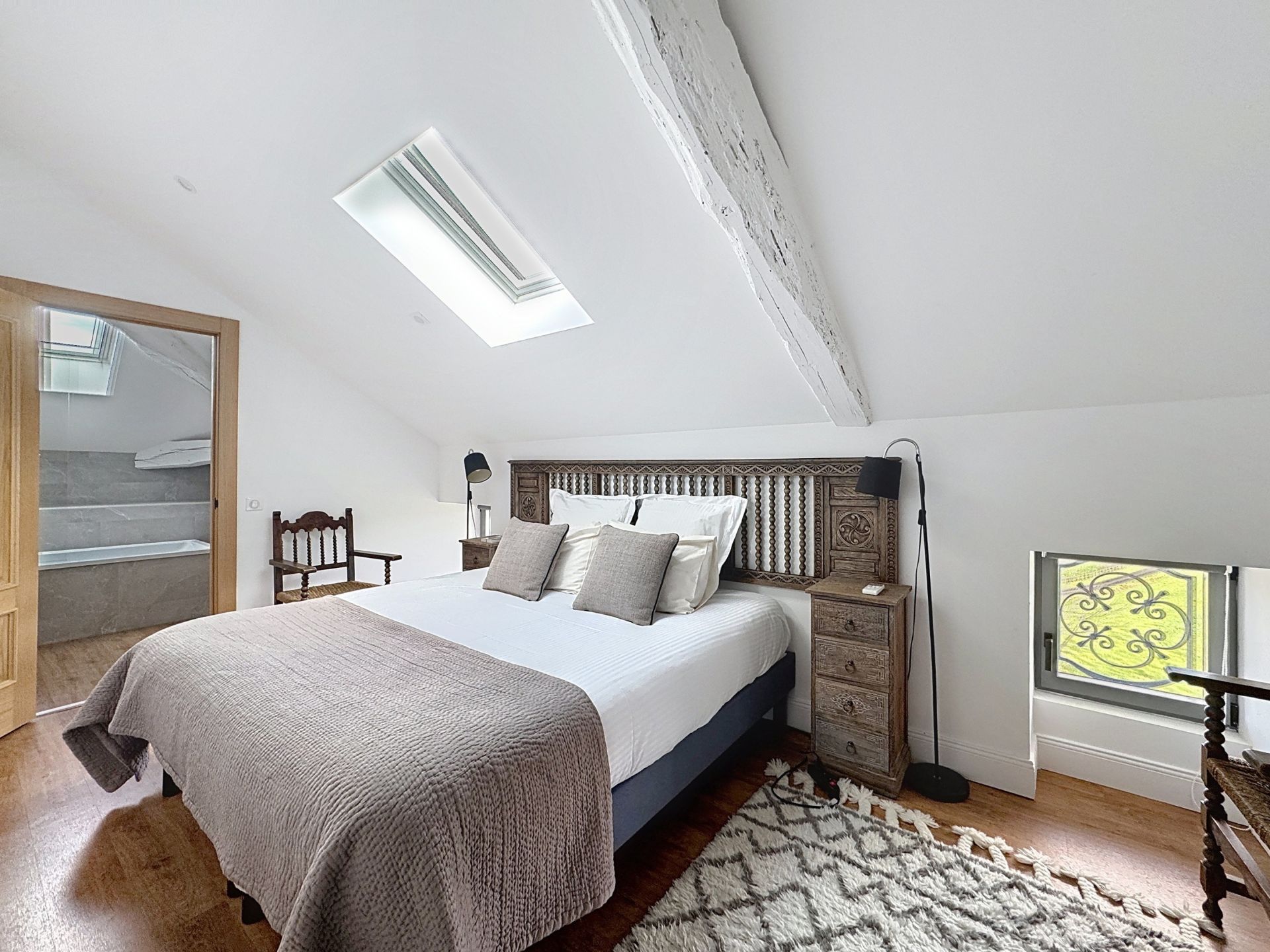 house 11 Rooms for sale on GUICHE (64520)