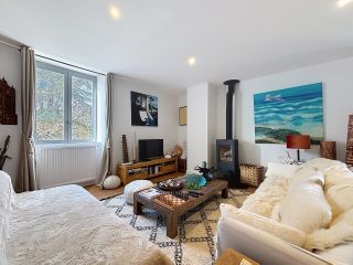 house 11 Rooms for sale on GUICHE (64520)