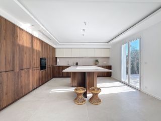 house 7 Rooms for sale on BIDART (64210)