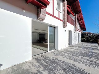 house 7 Rooms for sale on BIDART (64210)