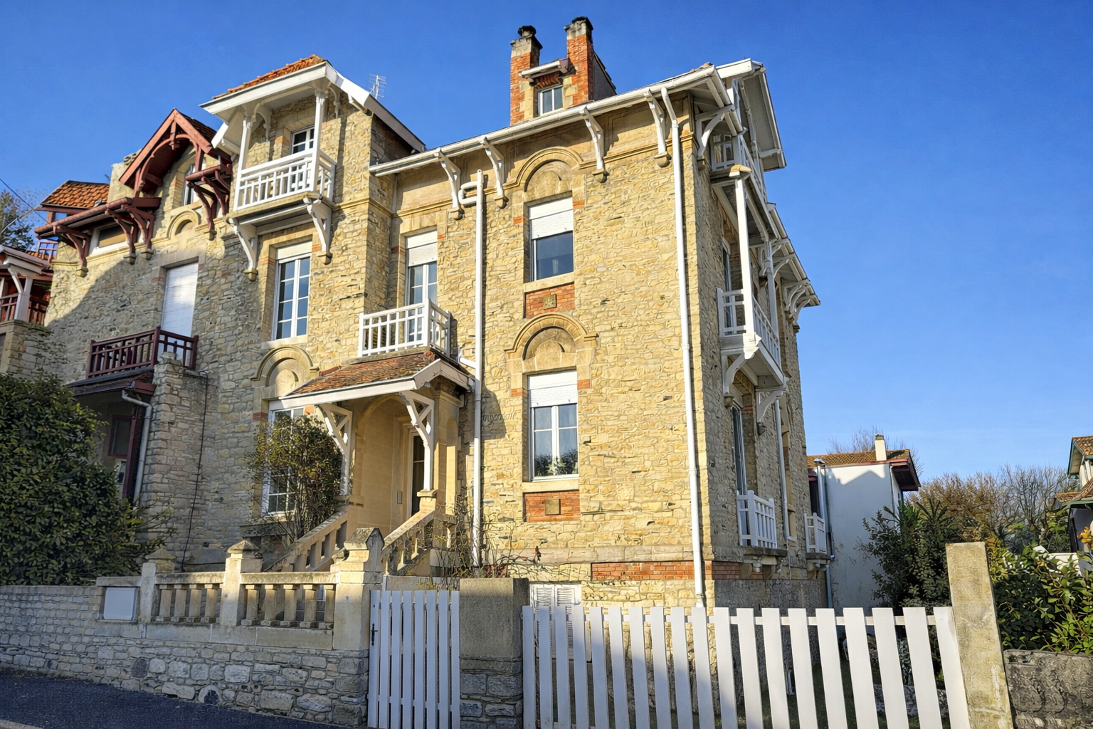 house 12 Rooms for sale on BIARRITZ (64200)