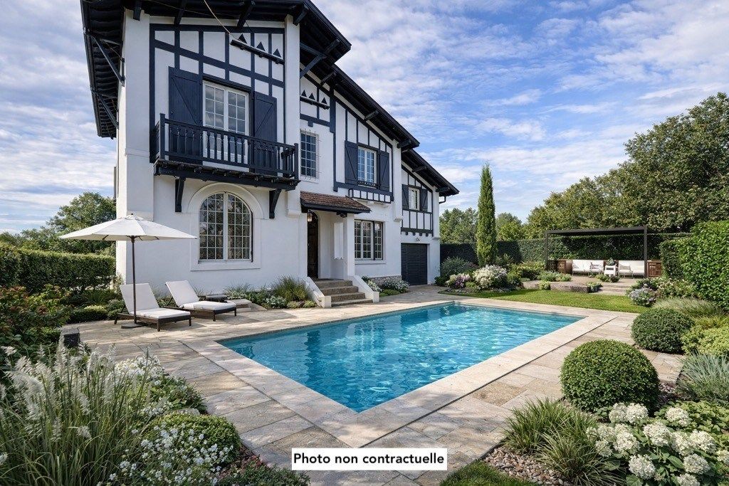 house 7 Rooms for sale on BIARRITZ (64200)