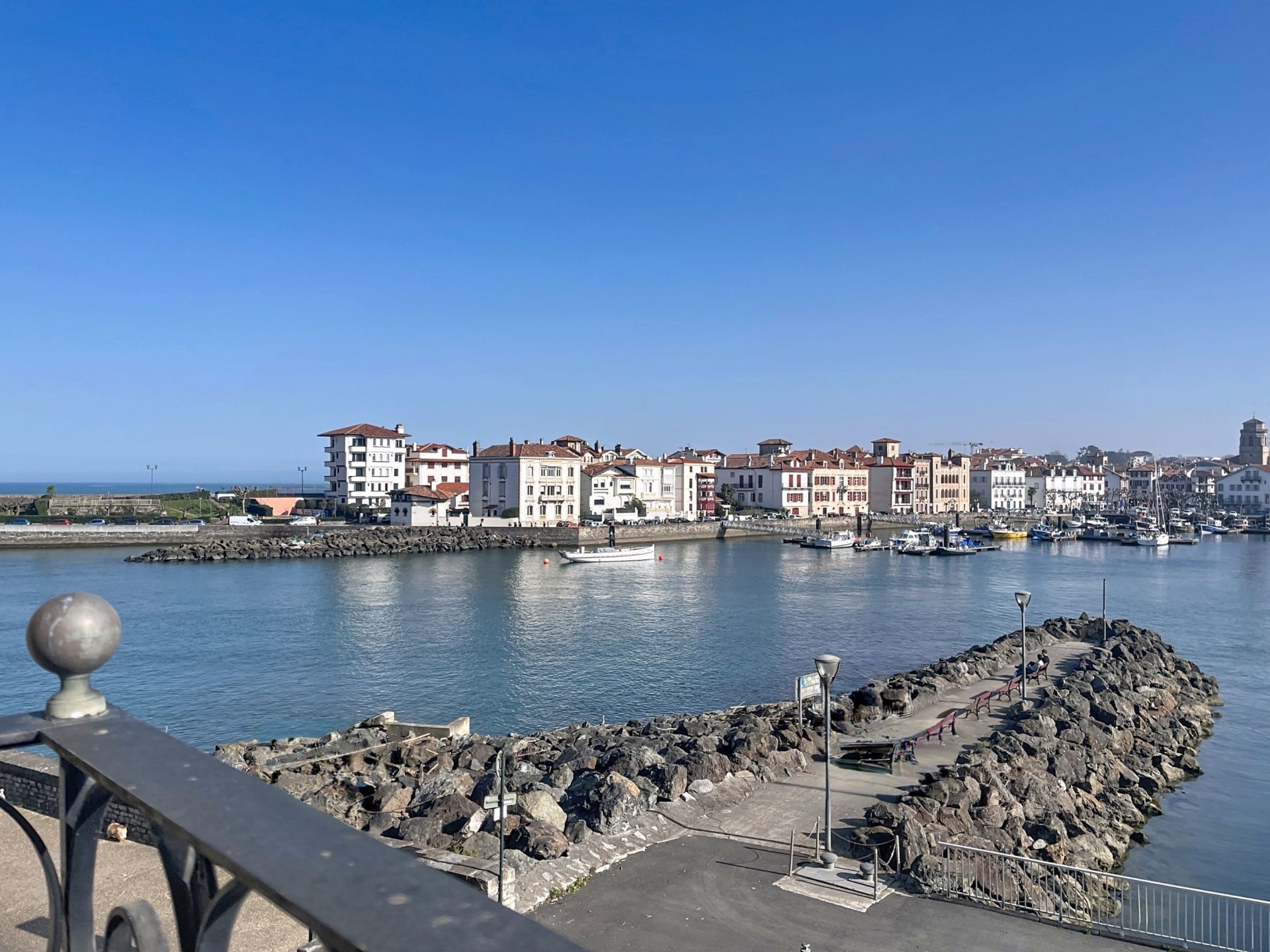appartement 5 Pièces en vente sur CIBOURE (64500)