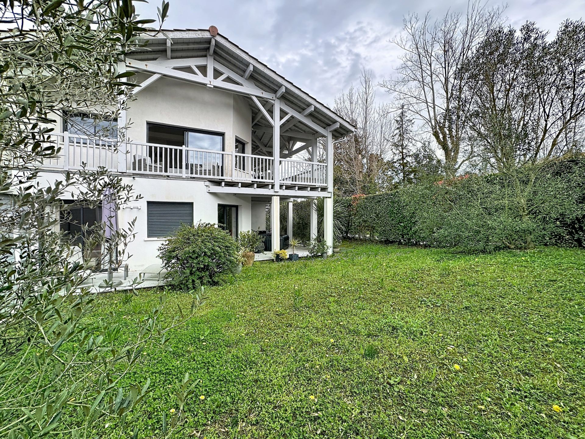 house 5 Rooms for sale on GUETHARY (64210)