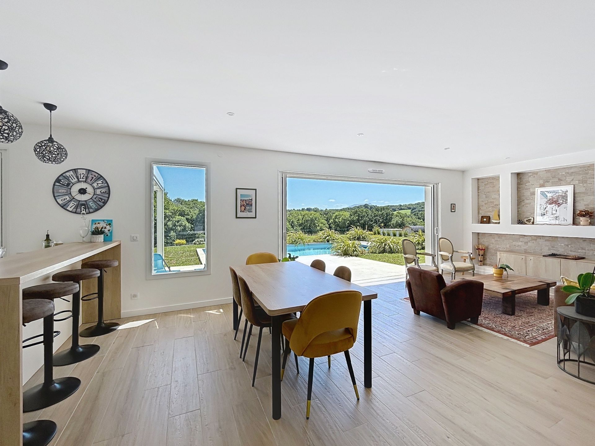 house 11 Rooms for sale on ARCANGUES (64200)