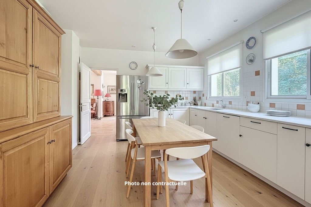 house 7 Rooms for sale on ARCANGUES (64200)