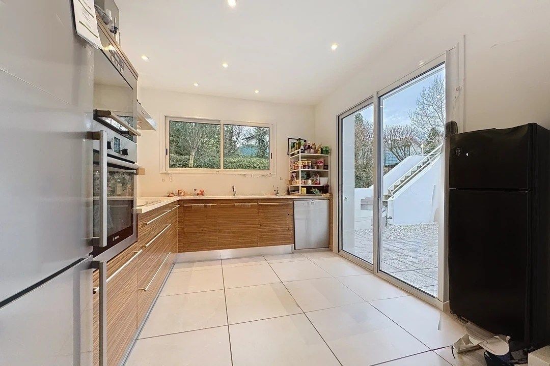 house 6 Rooms for sale on ARCANGUES (64200)