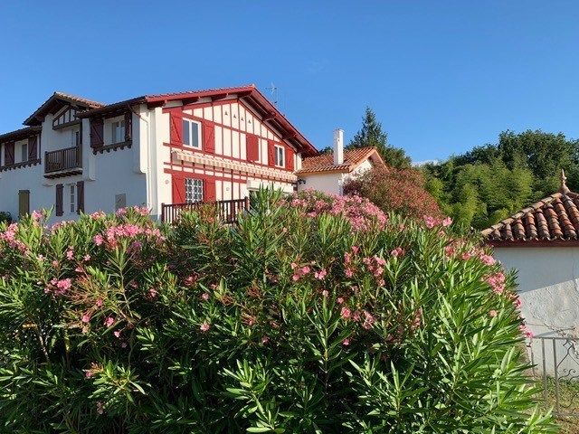 house 15 Rooms for sale on BAYONNE (64100)