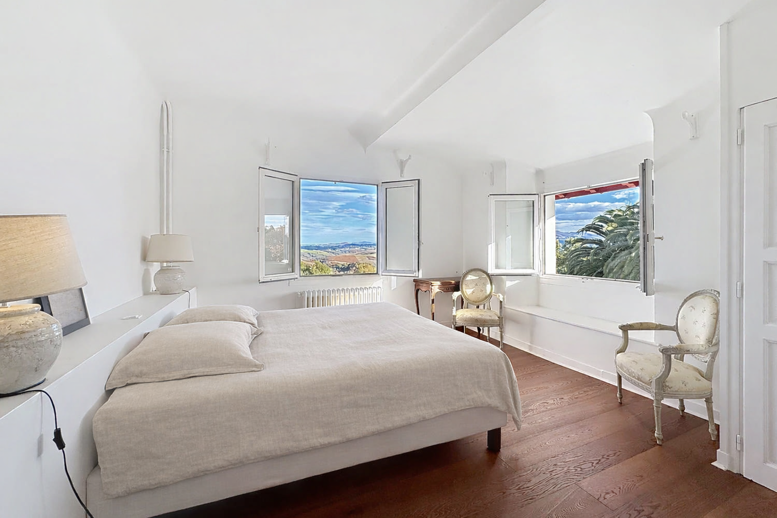 house 15 Rooms for sale on BAYONNE (64100)