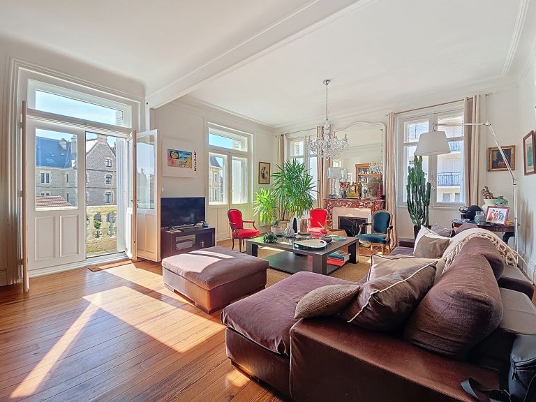 apartment 5 Rooms for sale on BIARRITZ (64200)
