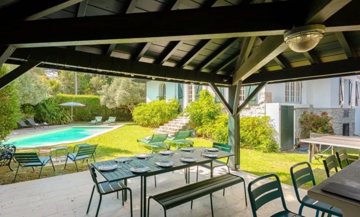 house 14 Rooms for sale on BIARRITZ (64200)