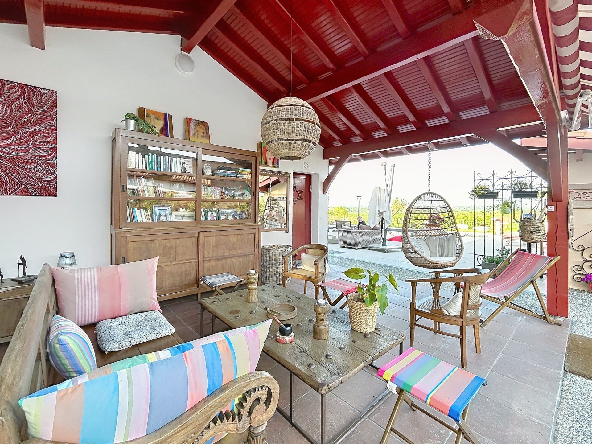 house 7 Rooms for sale on LARRESSORE (64480)