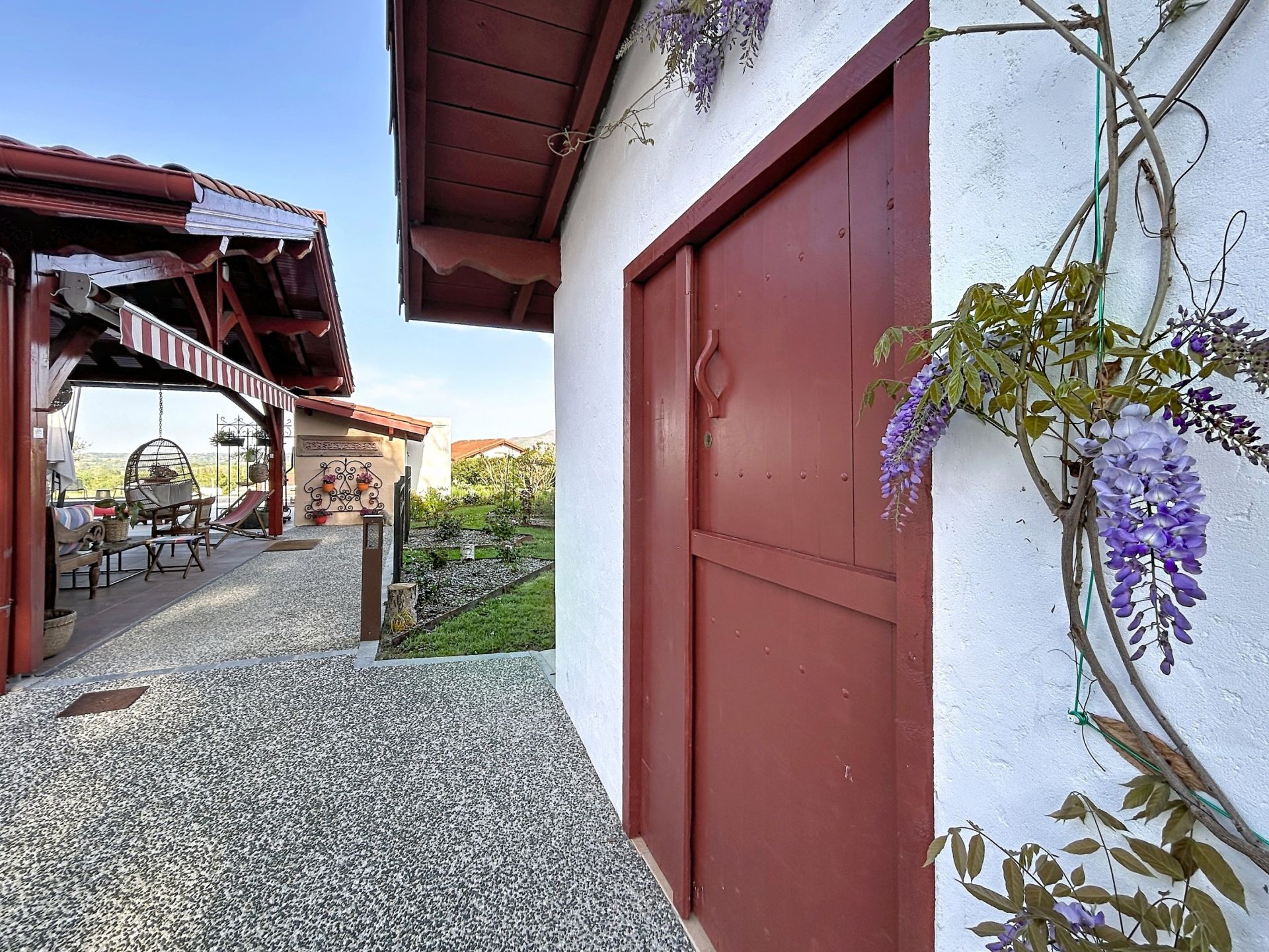 house 7 Rooms for sale on LARRESSORE (64480)