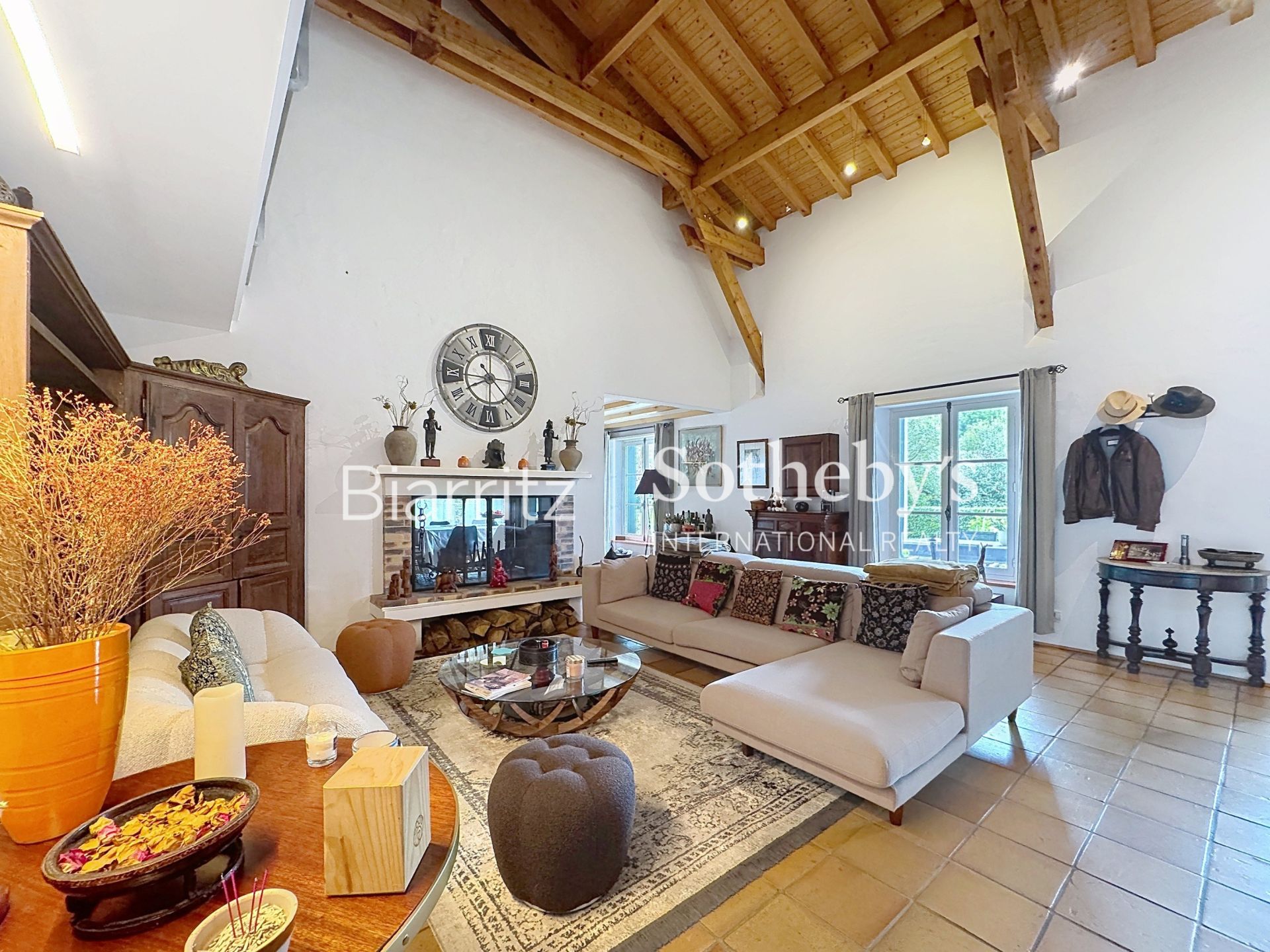 maison 9 Pièces en vente sur ST PEE SUR NIVELLE (64310)