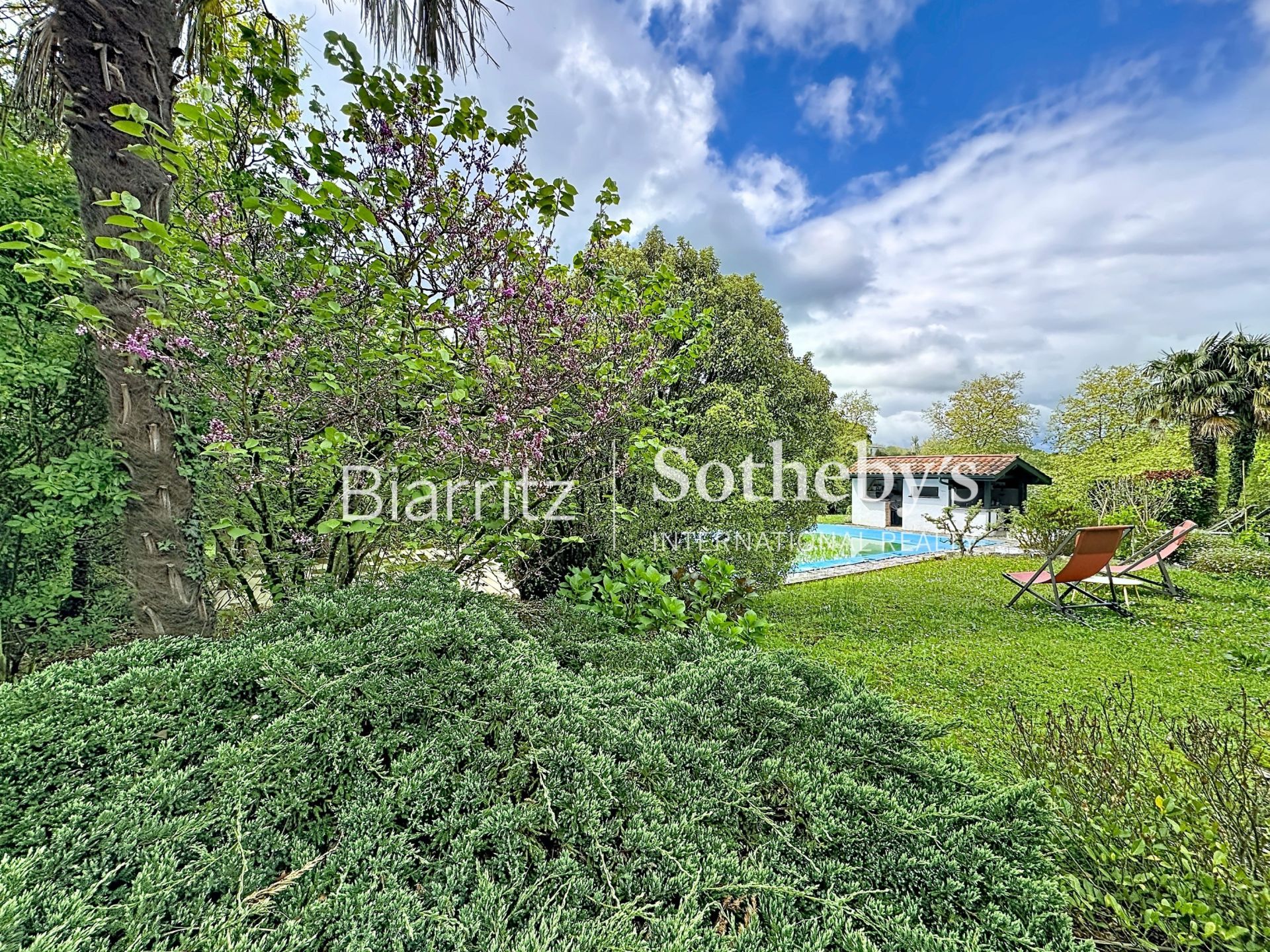 maison 9 Pièces en vente sur ST PEE SUR NIVELLE (64310)