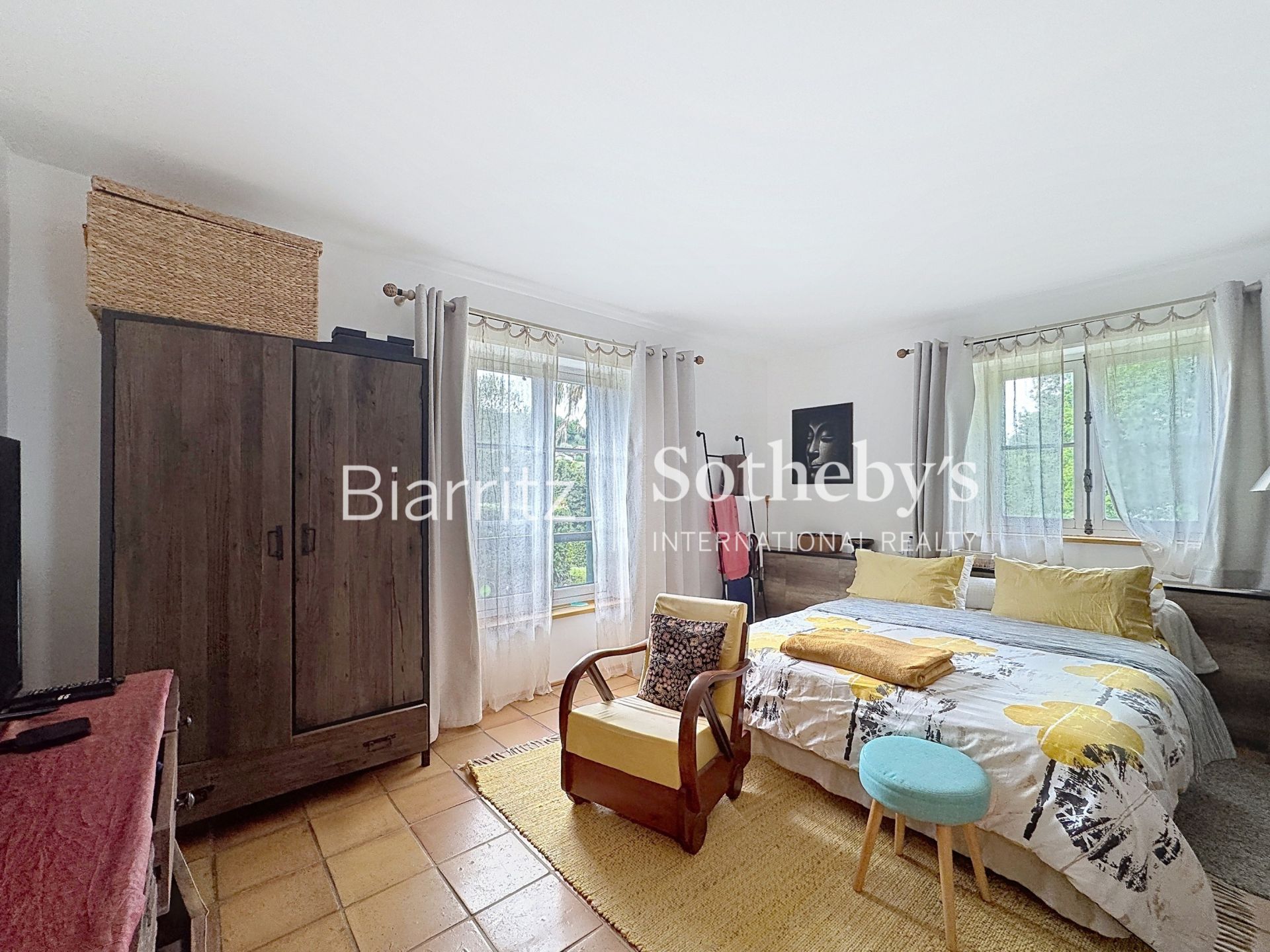 maison 9 Pièces en vente sur ST PEE SUR NIVELLE (64310)