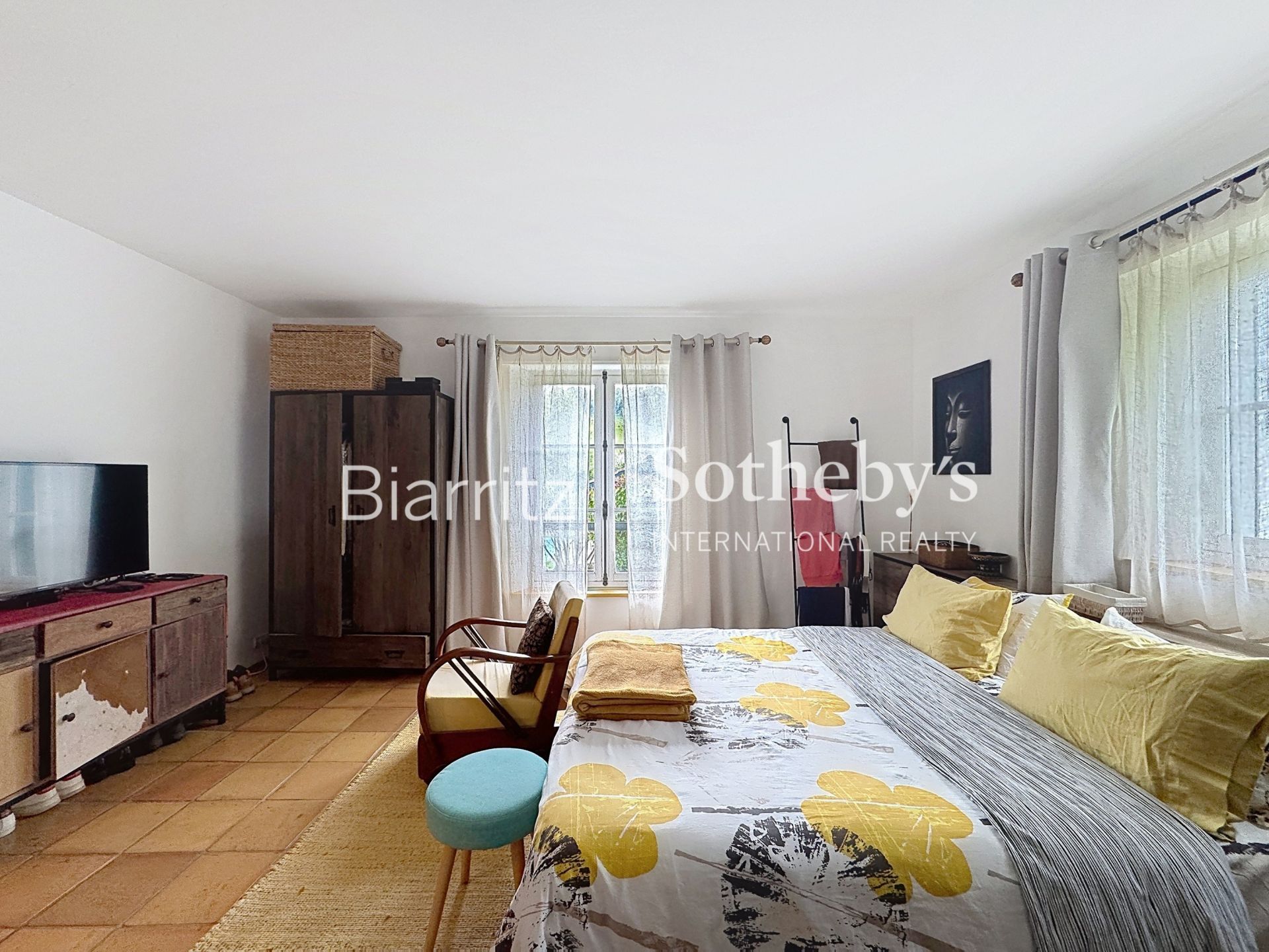 maison 9 Pièces en vente sur ST PEE SUR NIVELLE (64310)