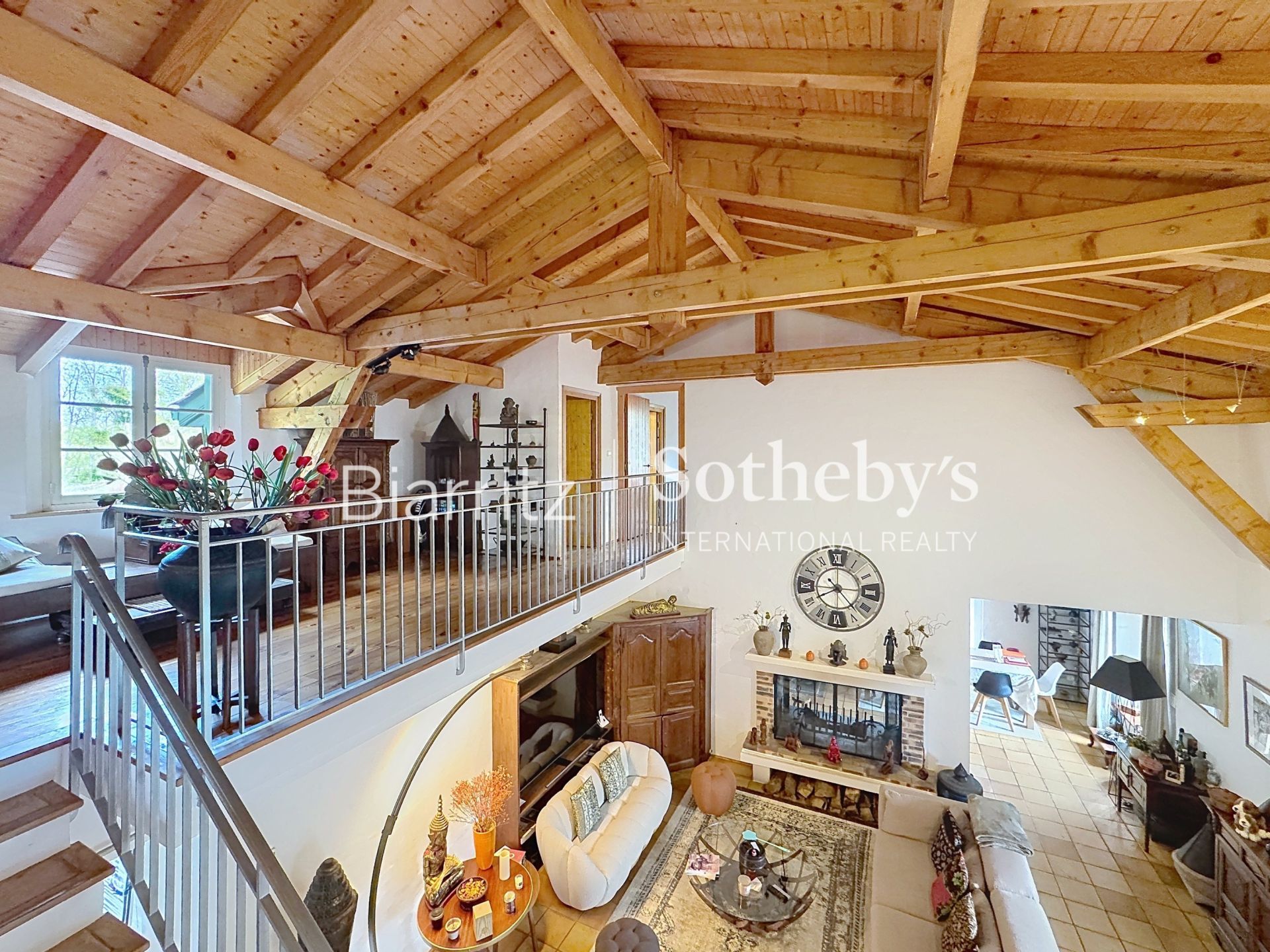 maison 9 Pièces en vente sur ST PEE SUR NIVELLE (64310)