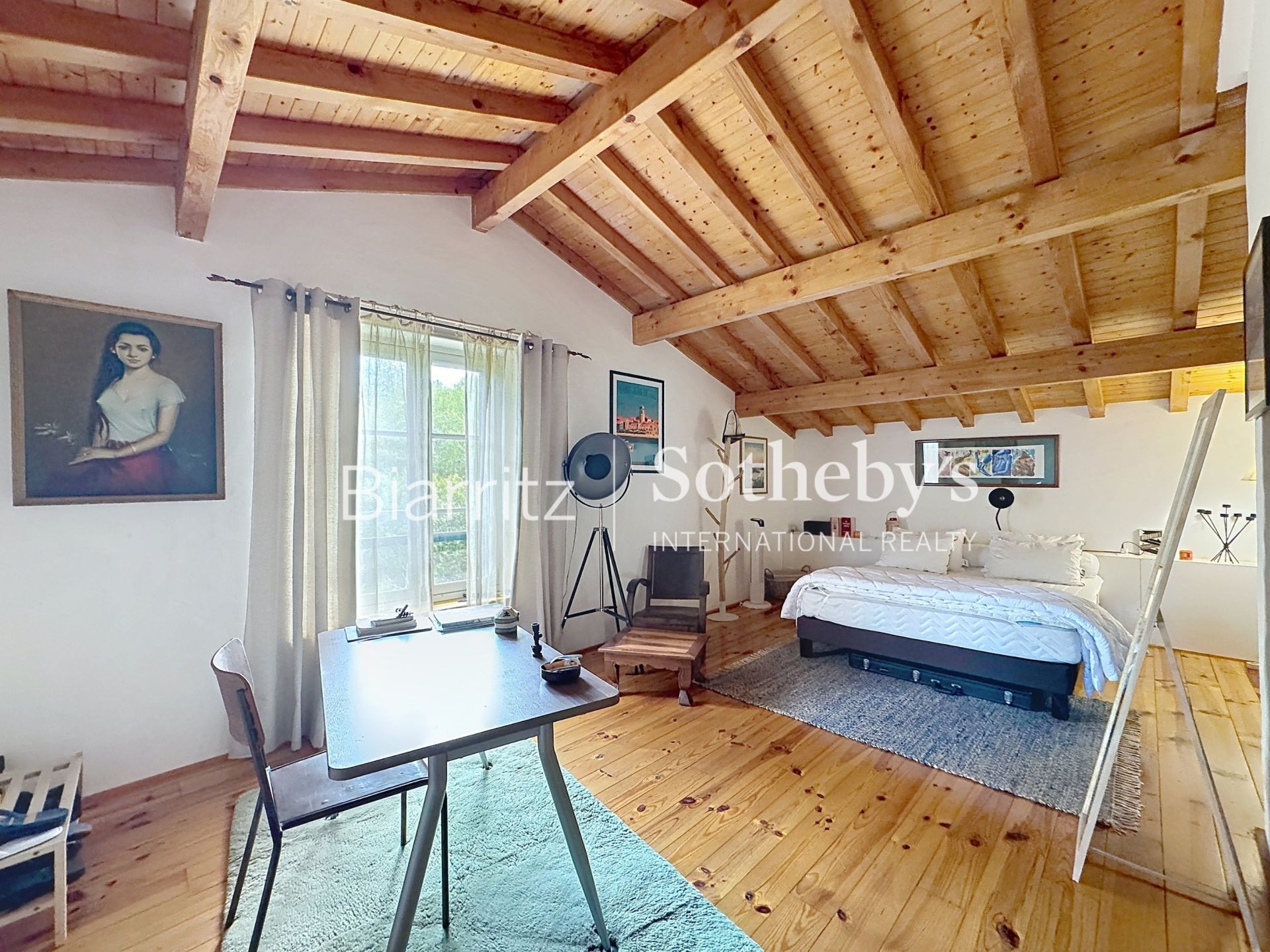 maison 9 Pièces en vente sur ST PEE SUR NIVELLE (64310)