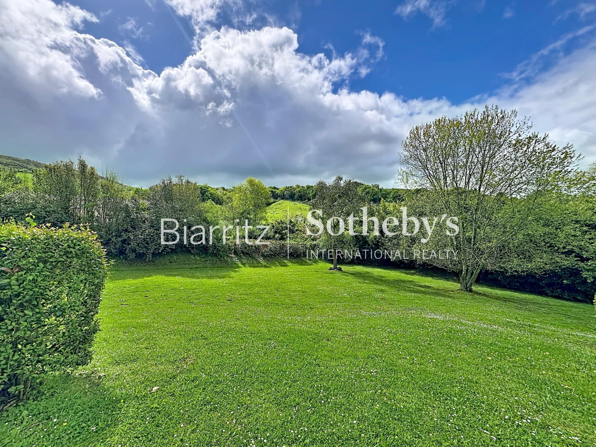 maison 9 Pièces en vente sur ST PEE SUR NIVELLE (64310)