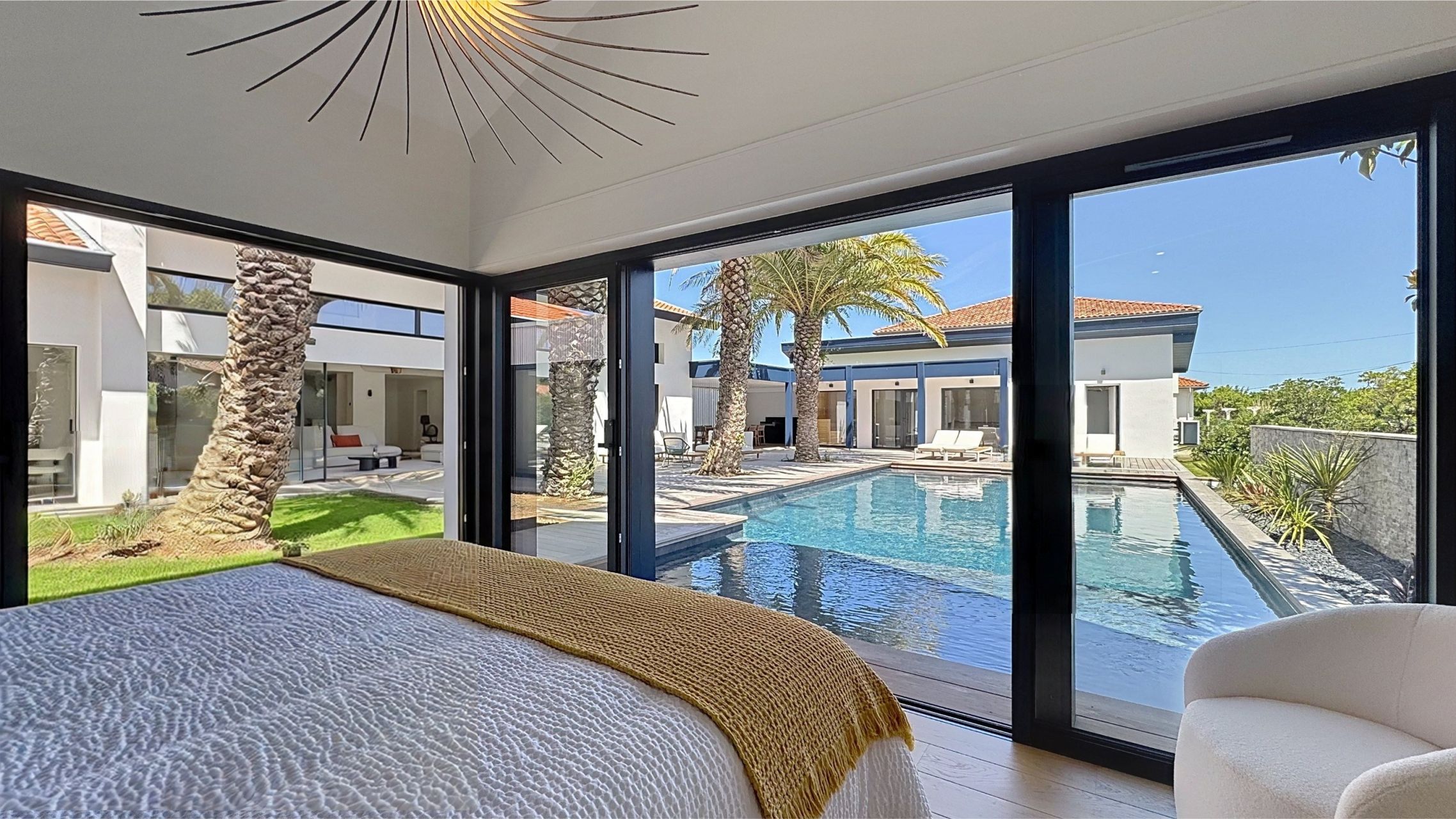 house 8 Rooms for sale on BIDART (64210)