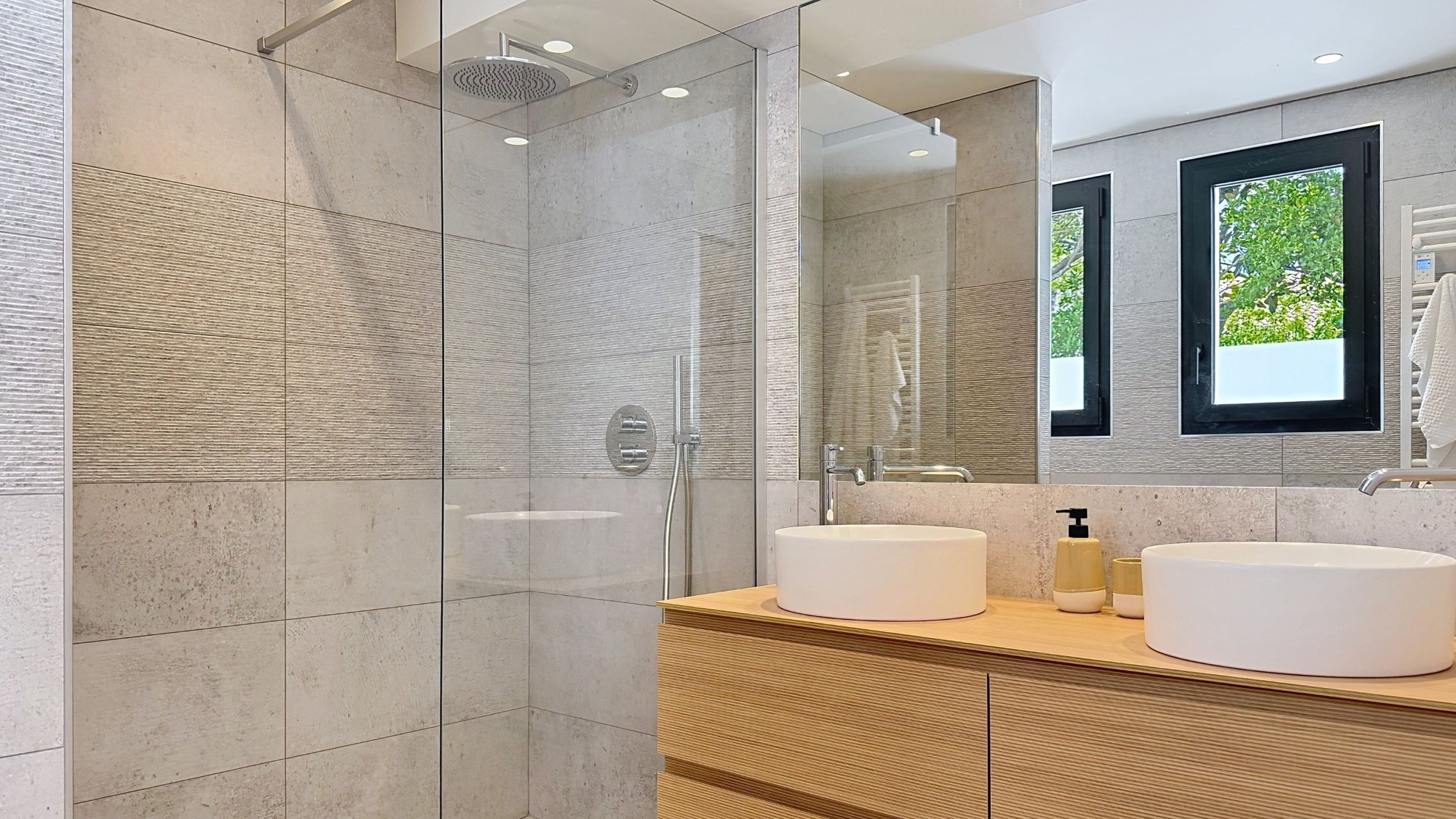 house 8 Rooms for sale on BIDART (64210)