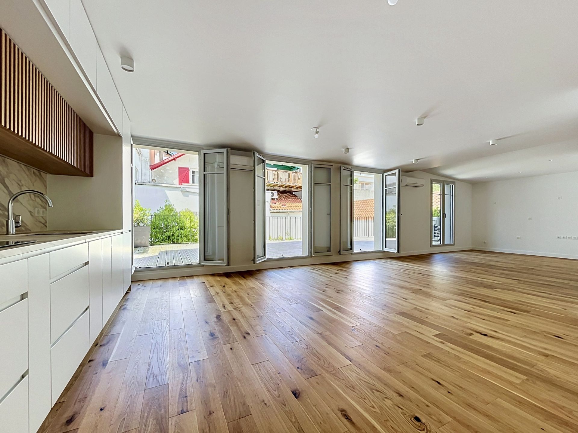 apartment 4 Rooms for sale on BIARRITZ (64200)
