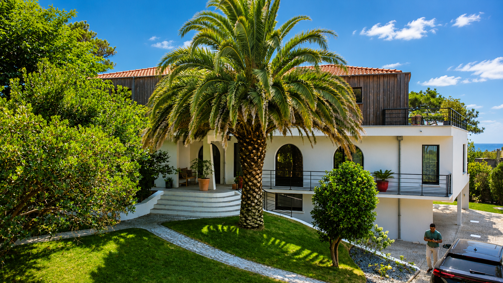 house 10 Rooms for sale on ANGLET (64600)