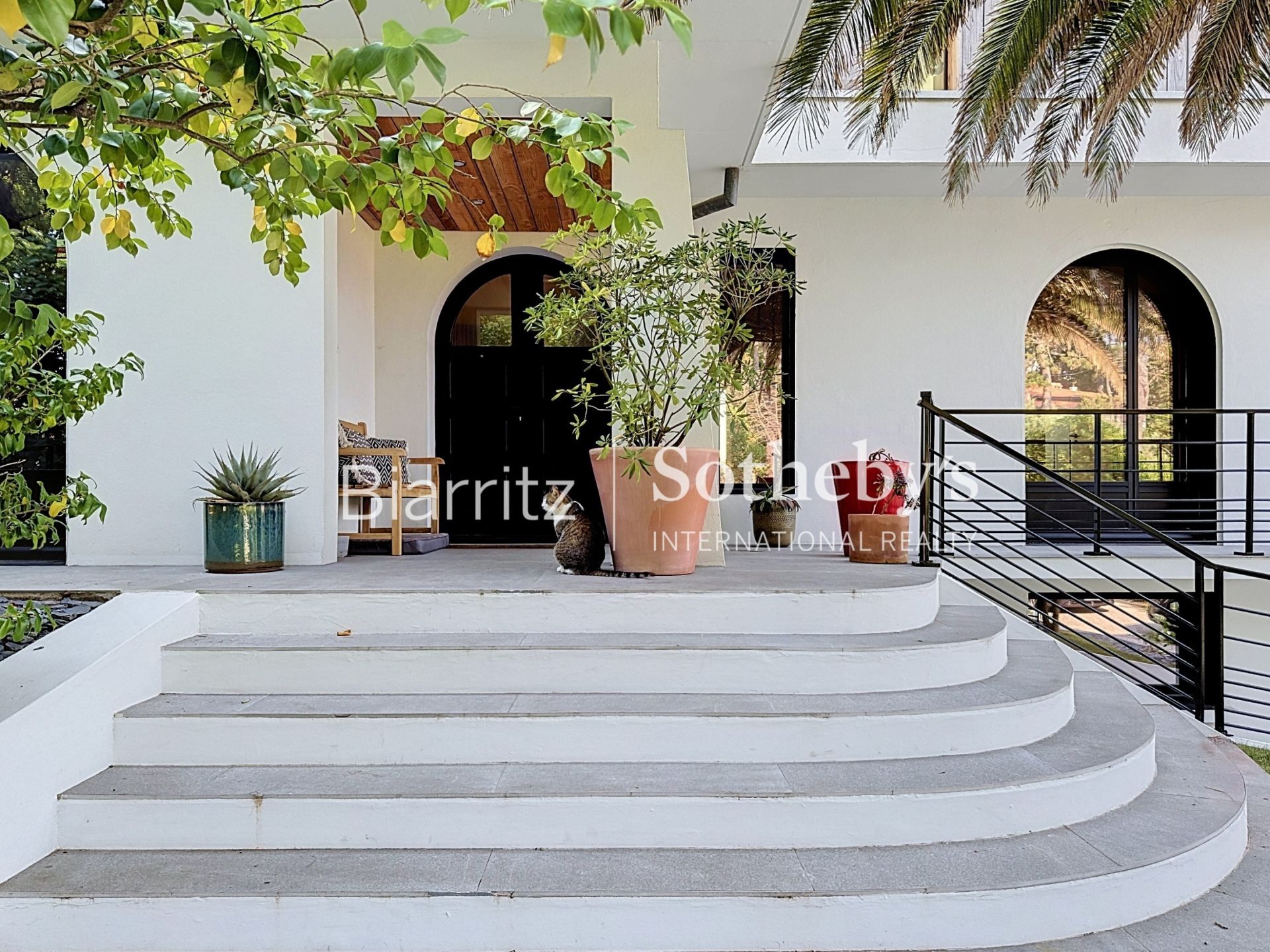 house 10 Rooms for sale on ANGLET (64600)