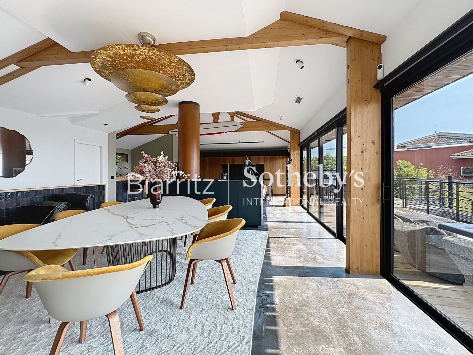 house 10 Rooms for sale on ANGLET (64600)