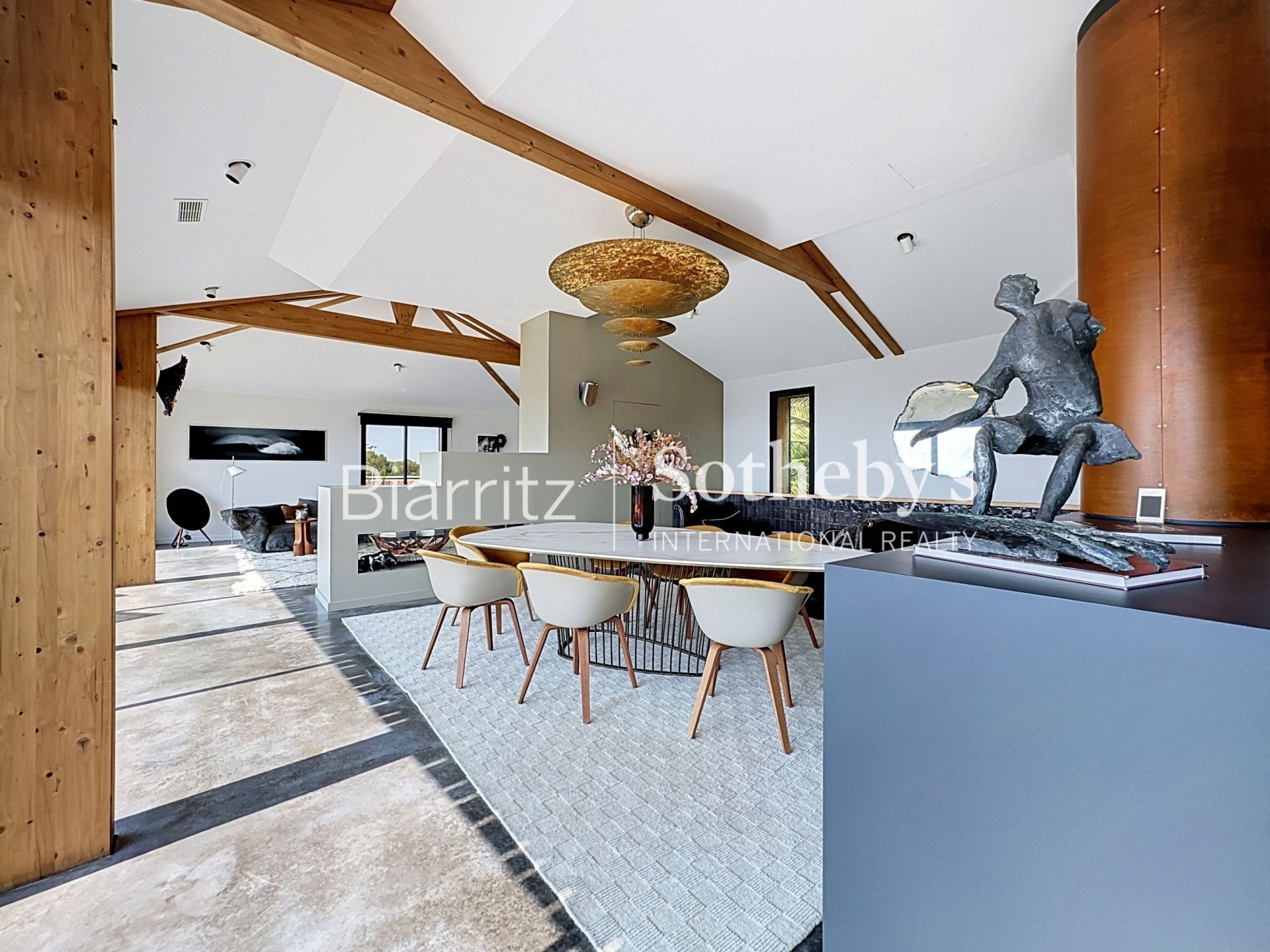 house 10 Rooms for sale on ANGLET (64600)
