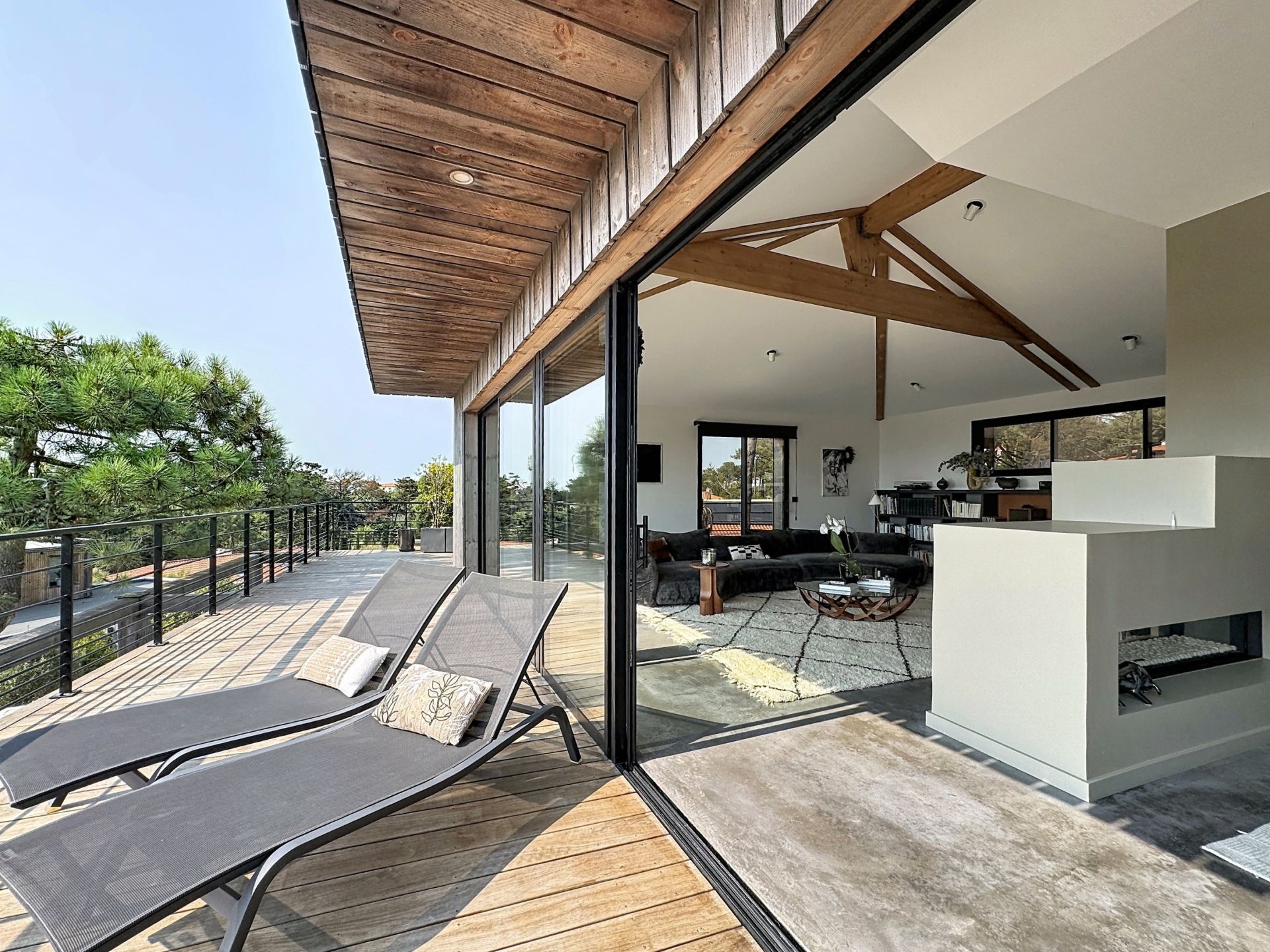 house 10 Rooms for sale on ANGLET (64600)
